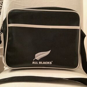 All blacks messenger bag